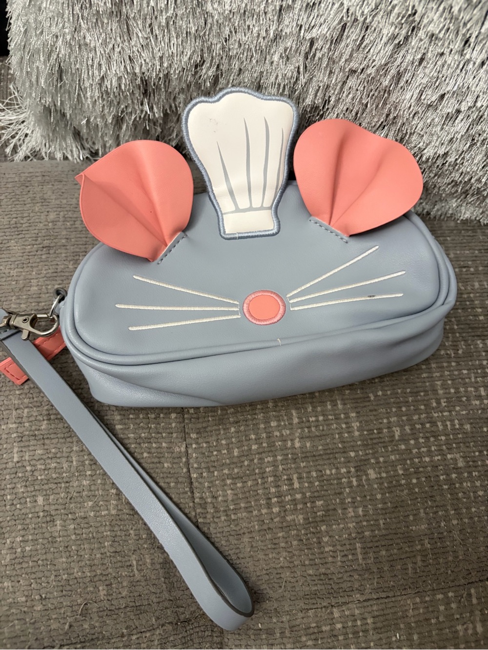 Disney Parks Epcot Remy’s Ratatouille Adventure Chef Rat Wristlet Bag